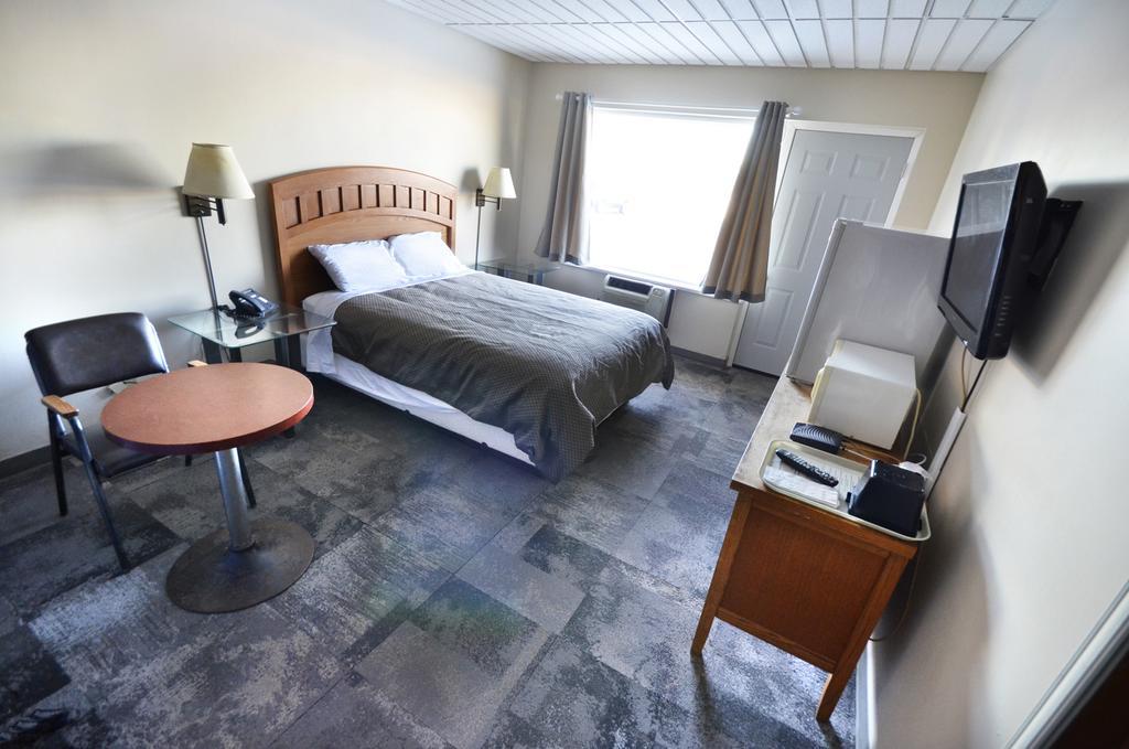 St. Norbert Hotel Winnipeg Room photo