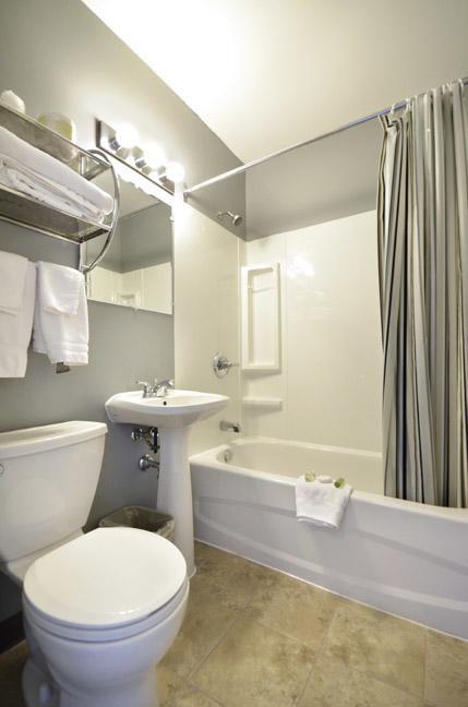 St. Norbert Hotel Winnipeg Room photo